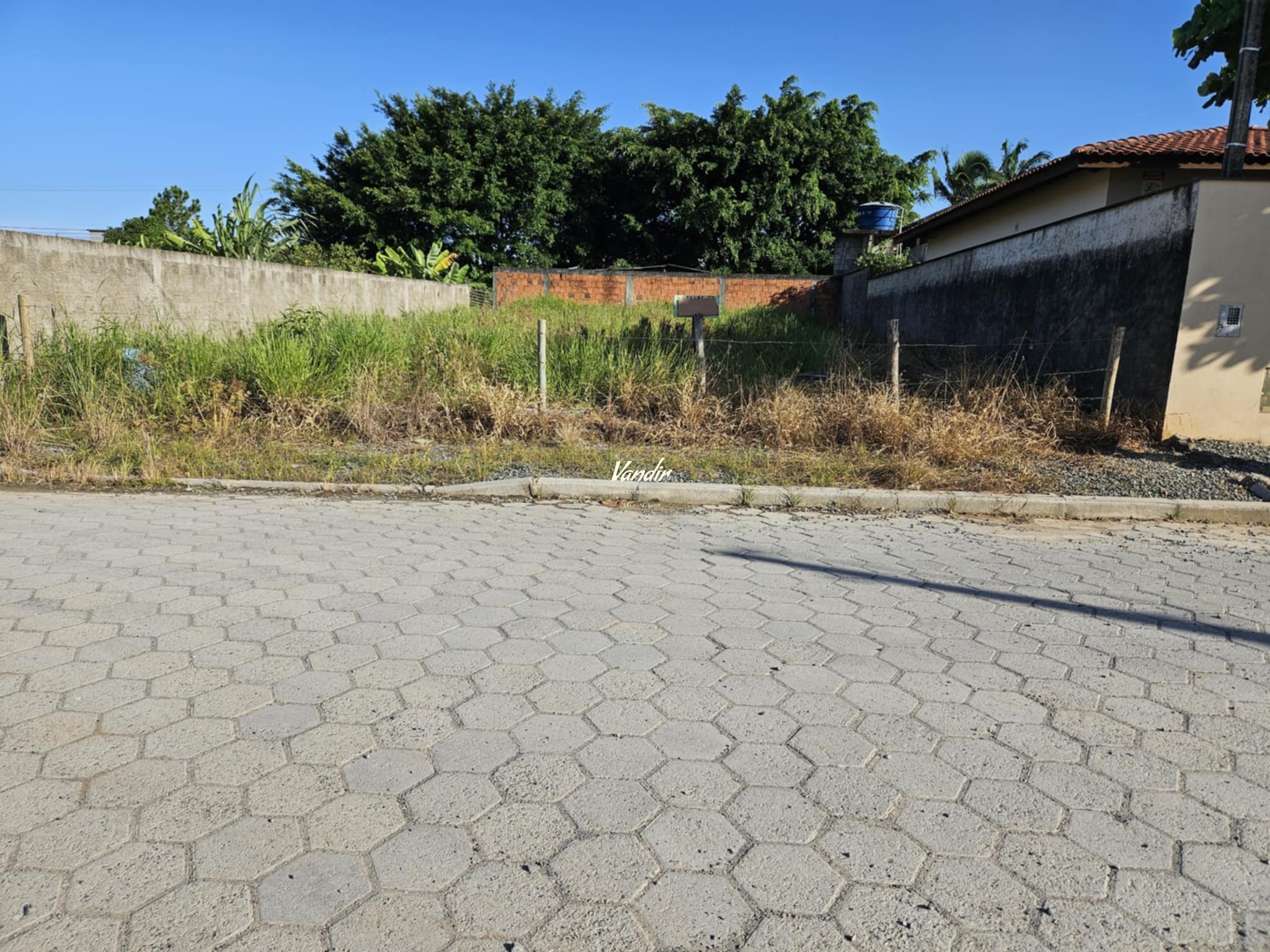 Vende-se Terreno em Balneário Piçarras SC