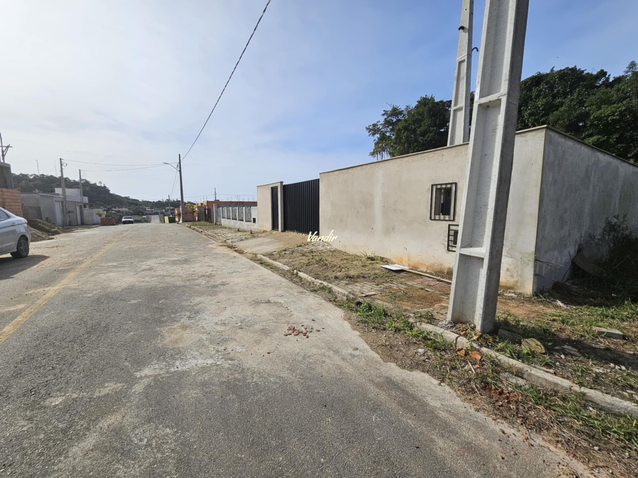Vende-se terreno