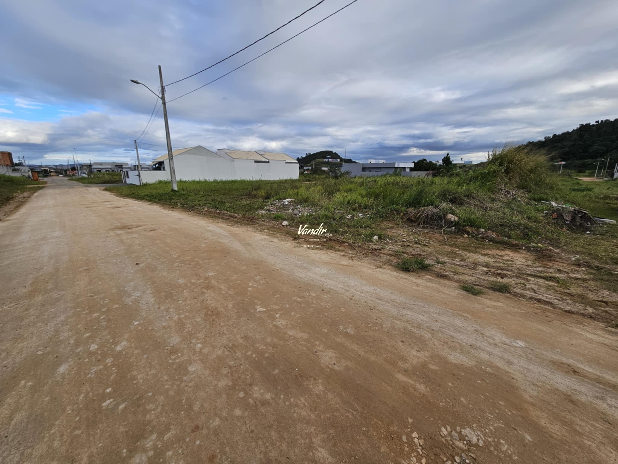 Vende-se Terreno